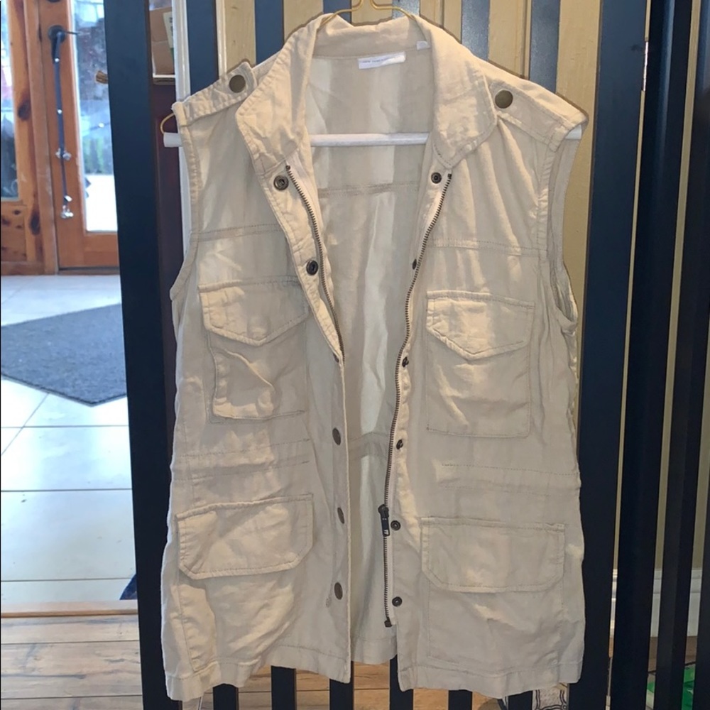 Women’s tan utility vest